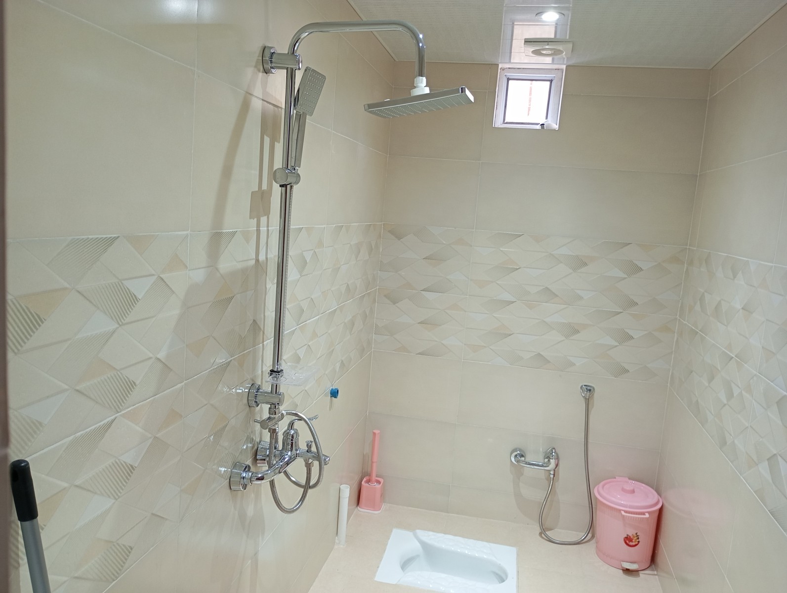 حمام و سرویس حمام و سرویس