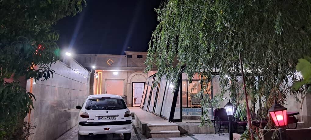 حیاط حیاط