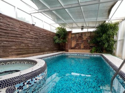 ویلای شیک سه خوابه با استخر و جکوزی