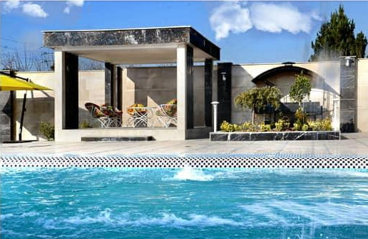 استخر روباز  و آلاچیق