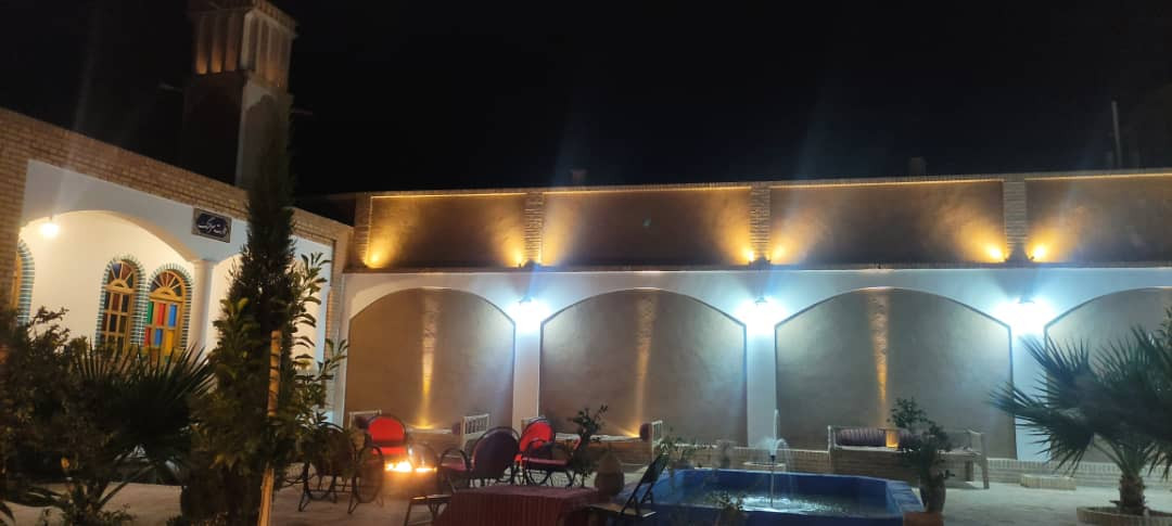 حیاط
