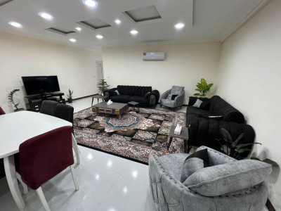 واحد شیک و تمیز در نزدیکی ساحل