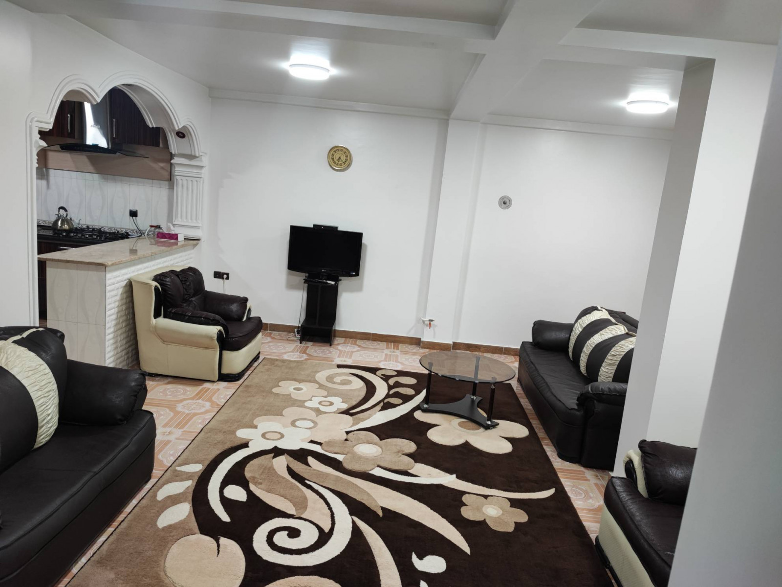 پذیرایی با مبلمان۹نفره پذیرایی با مبلمان۹نفره