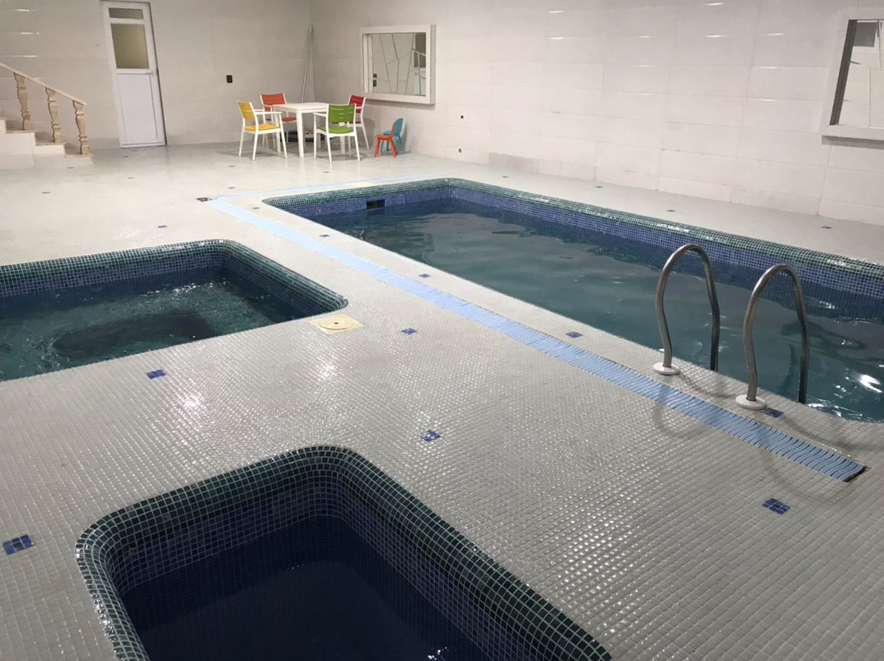 استخر و جکوزی