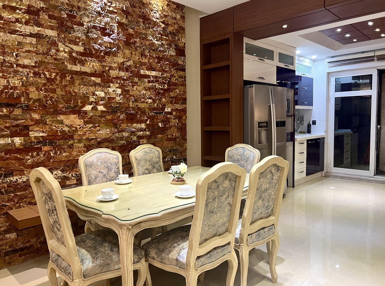 میز ناهارخوری