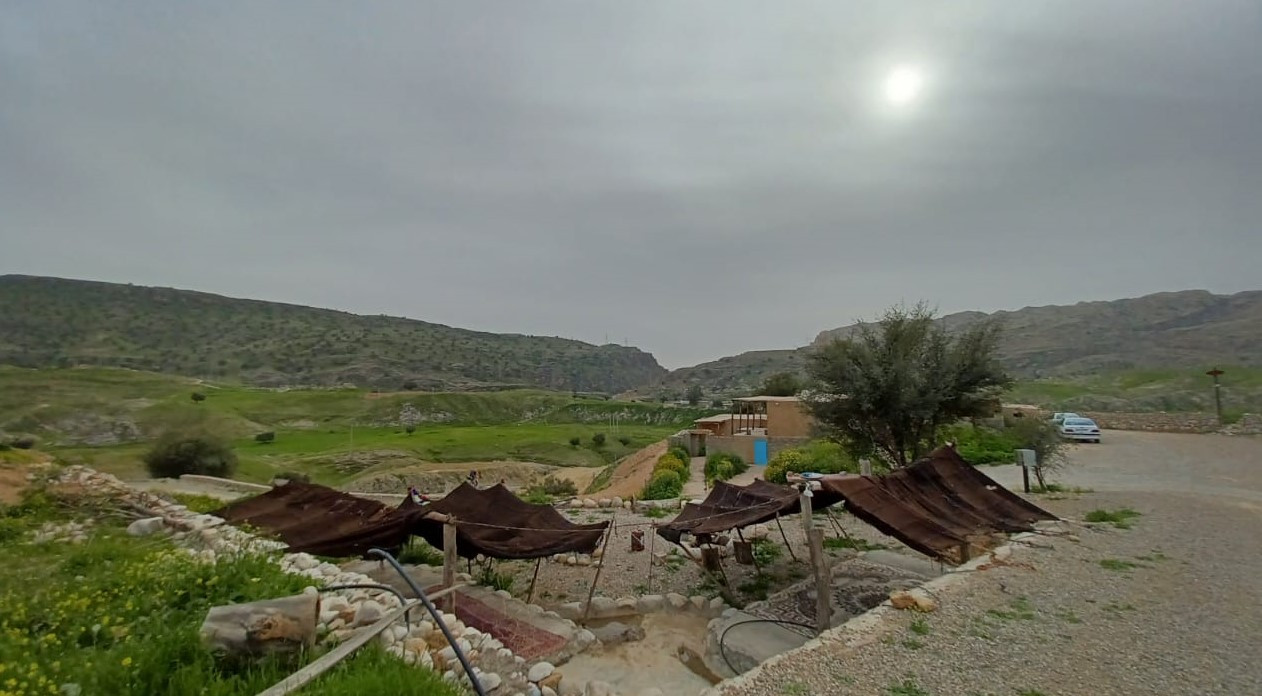 محوطه اطراف اقامتگاه