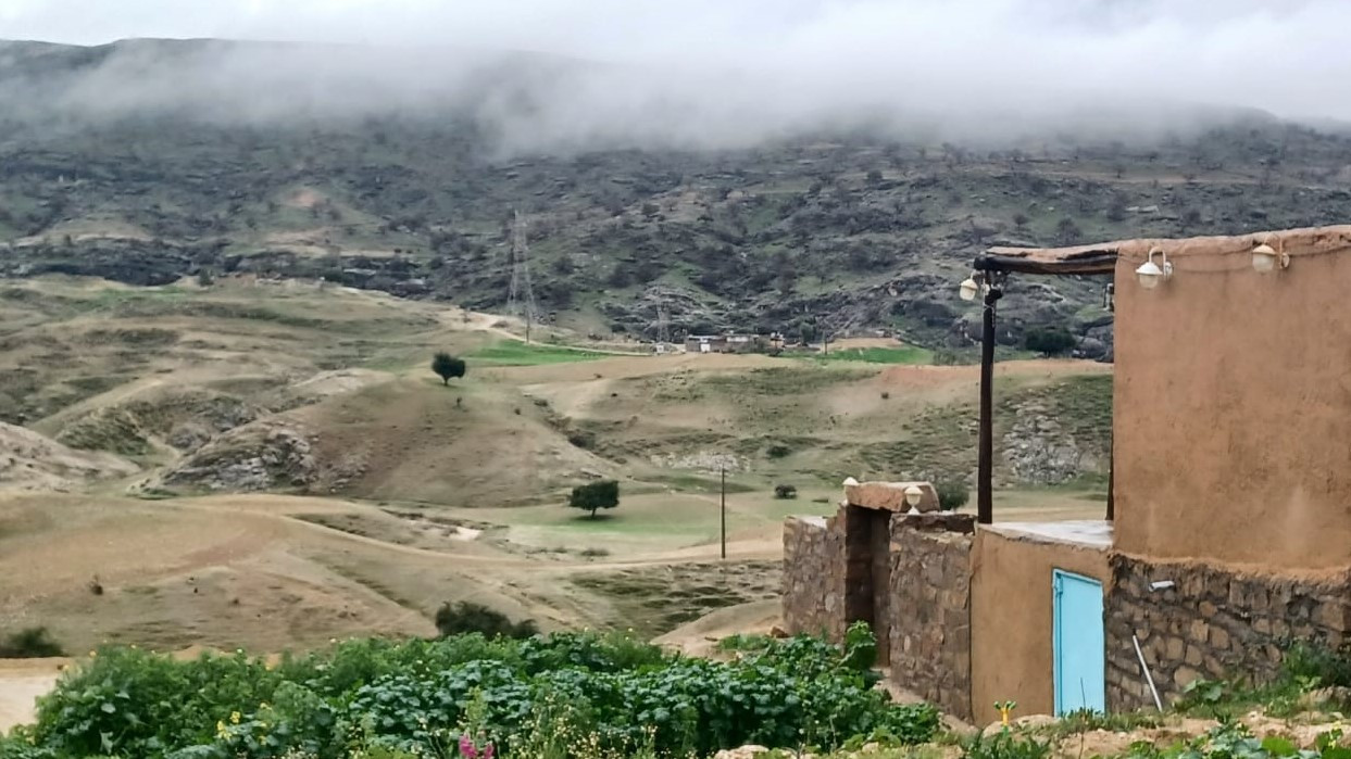 محوطه اطراف اقامتگاه
