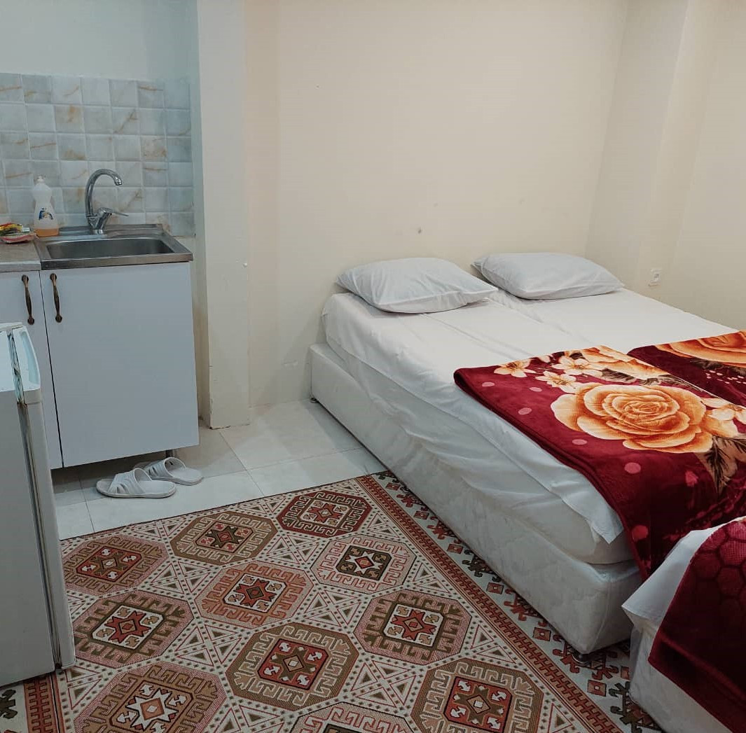 داخل اتاق "سه تخته رویال" داخل اتاق "سه تخته رویال"