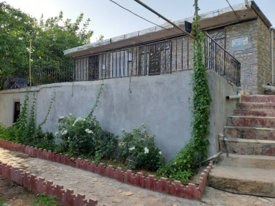 خانه مسافر نیکان، با ویو کوهستان