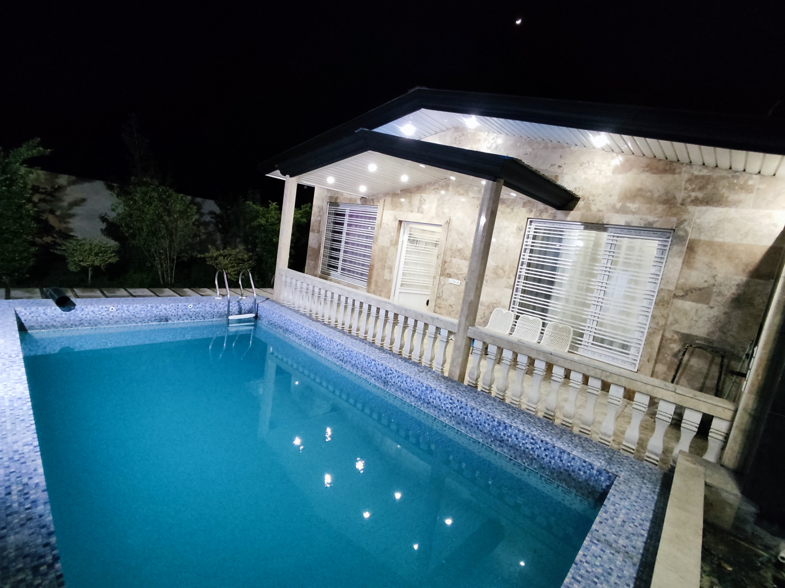 ویلا با استخر چهار فصل آبگرم