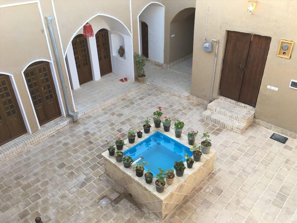 حیاط