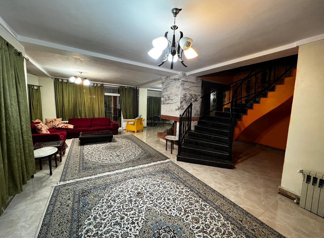 اتاق پذیرایی طبقه همکف