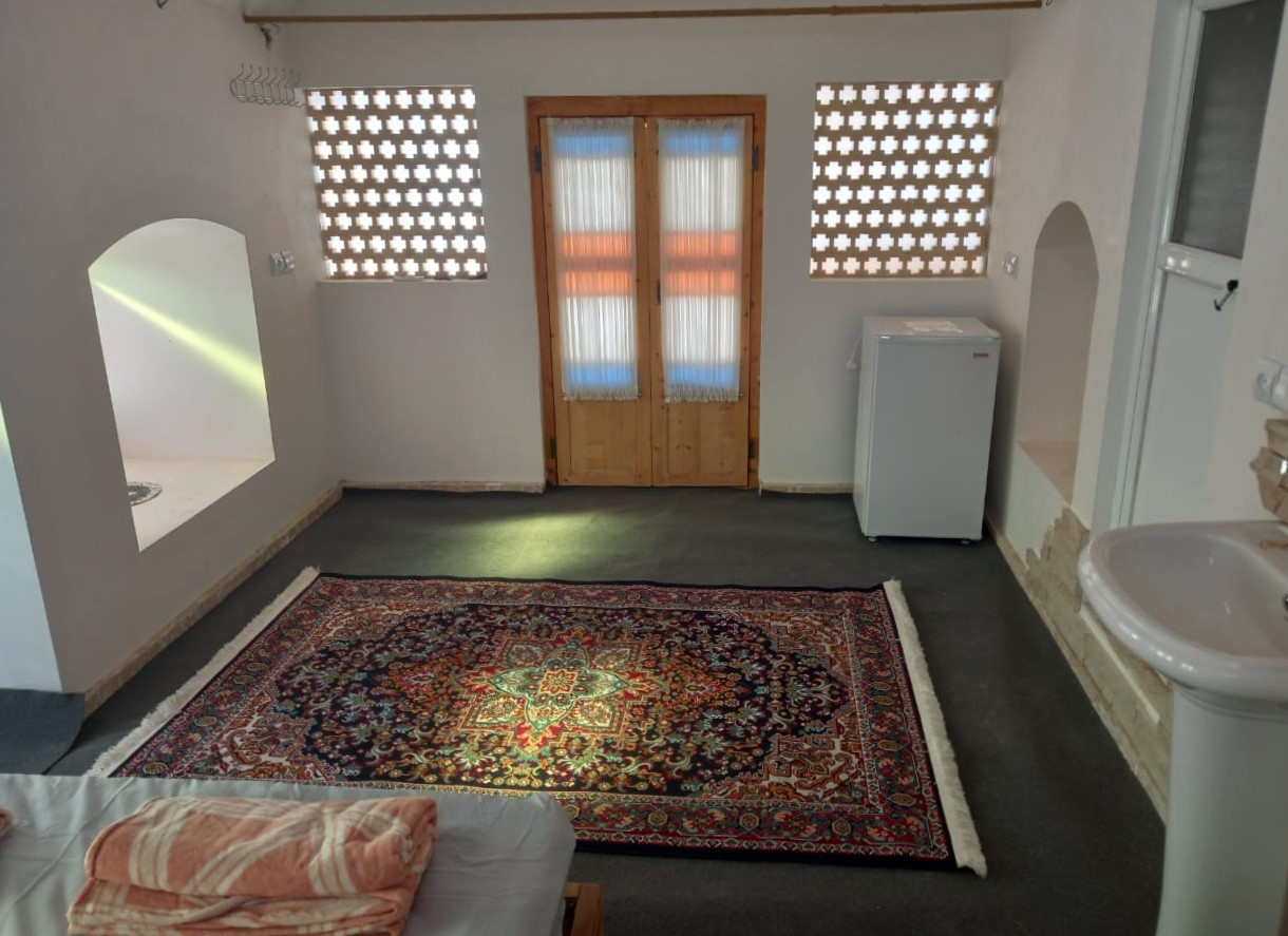 داخل اتاق "سرداب" داخل اتاق "سرداب"