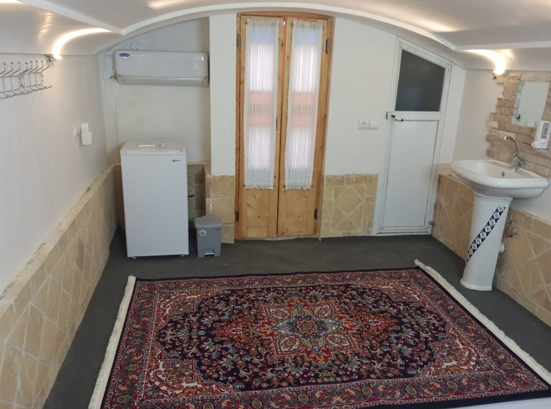 داخل اتاق "تابستانه" داخل اتاق "تابستانه"