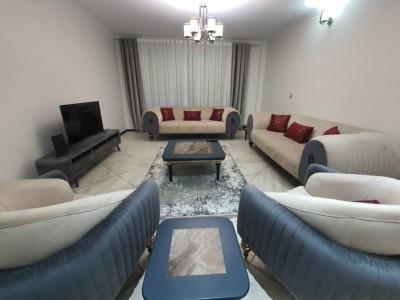 واحد مبله دو خوابه در میدان فاطمی (طبقه اول)