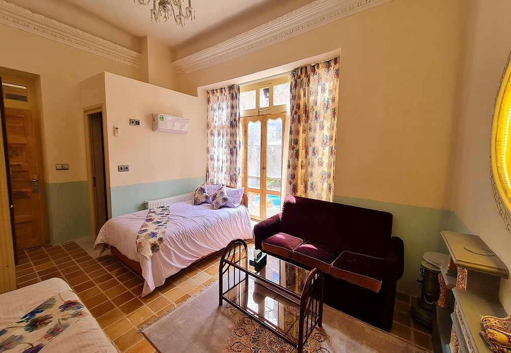 داخل اتاق "نرگس"