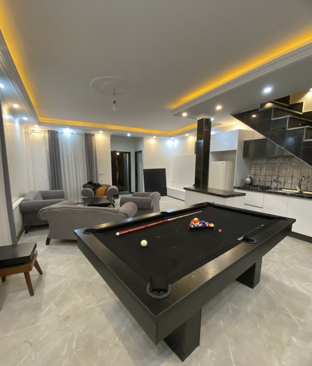 اتاق پذیرایی طبقه همکف