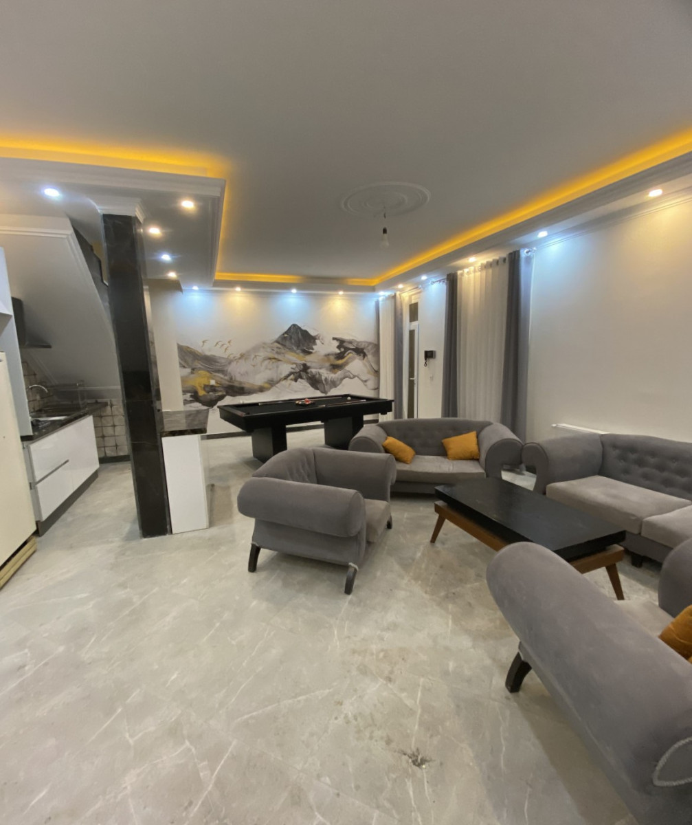 اتاق پذیرایی طبقه همکف