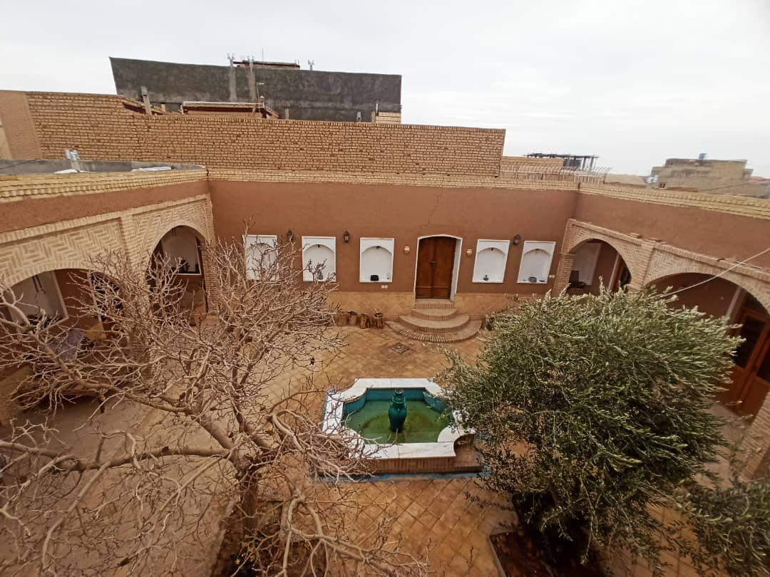 حیاط