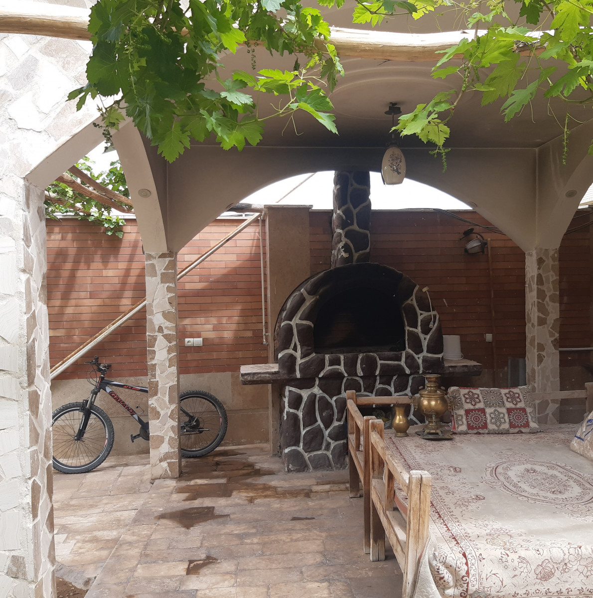 آلاچیق وباربیکیو