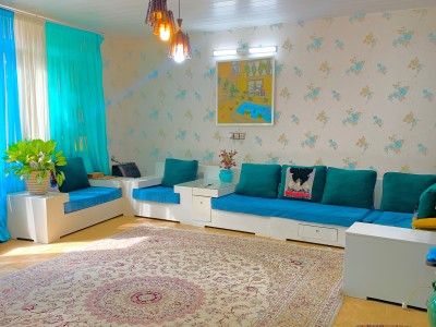 واحدی با حیاط دربستی، به همراه آلاچیق سنتی