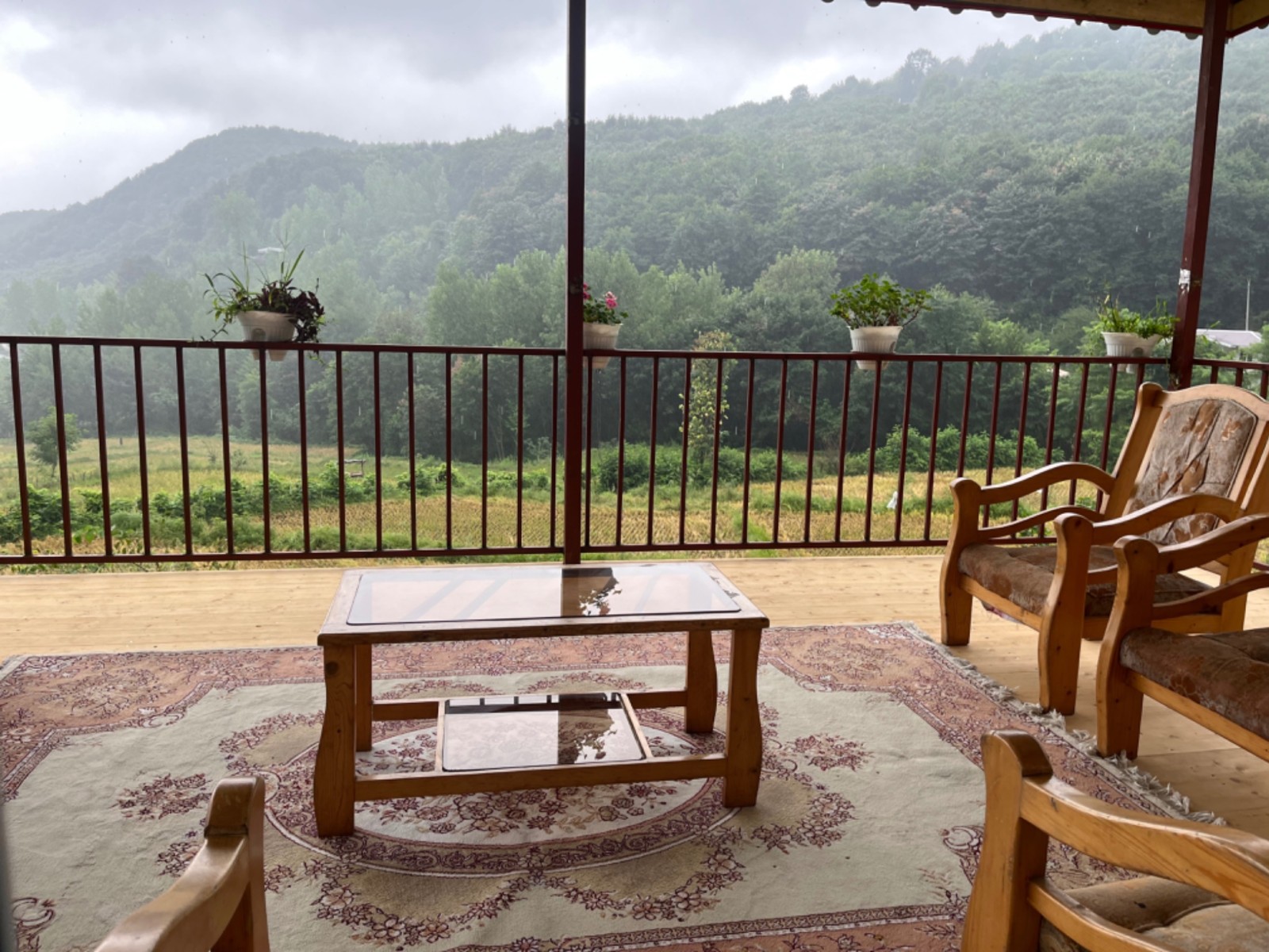 تراس رویایی طبقه بالا تراس رویایی طبقه بالا