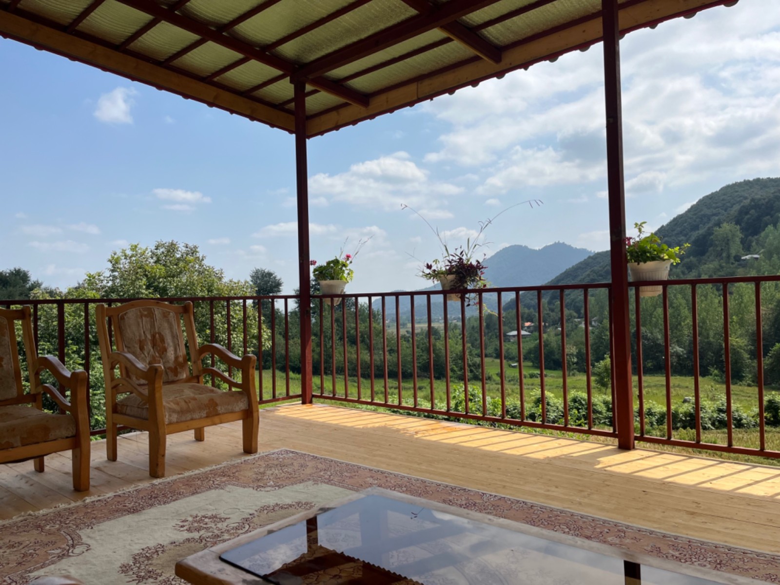 تراس رویایی پشت ویلا تراس طبقه بالا ۳۰متری