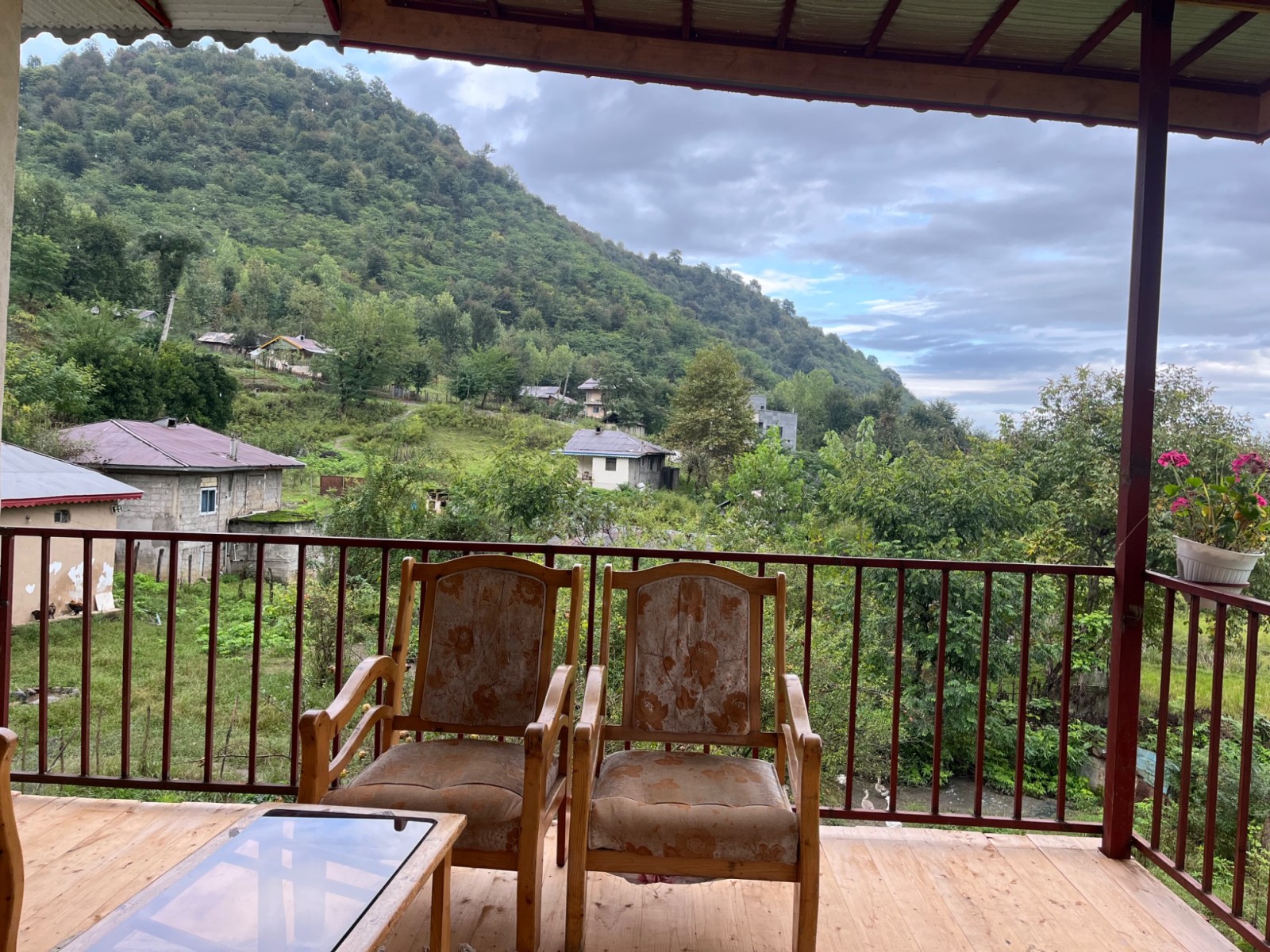 تراس رویایی طبقه بالا با ویو۳۶۰درجه تراس رویایی طبقه بالا با ویو۳۶۰درجه