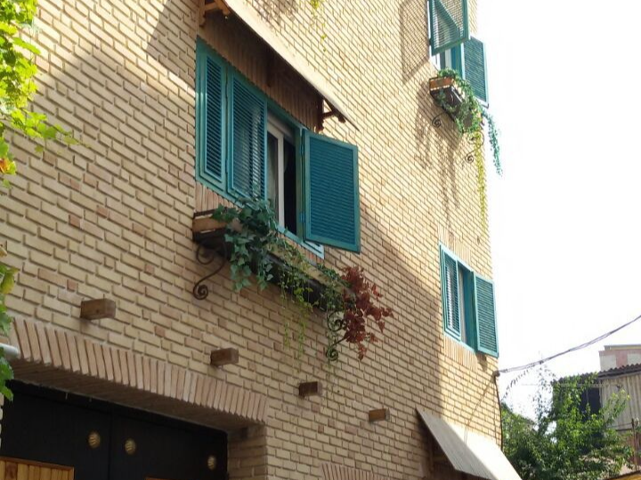 نمای بیرونی ساختمان