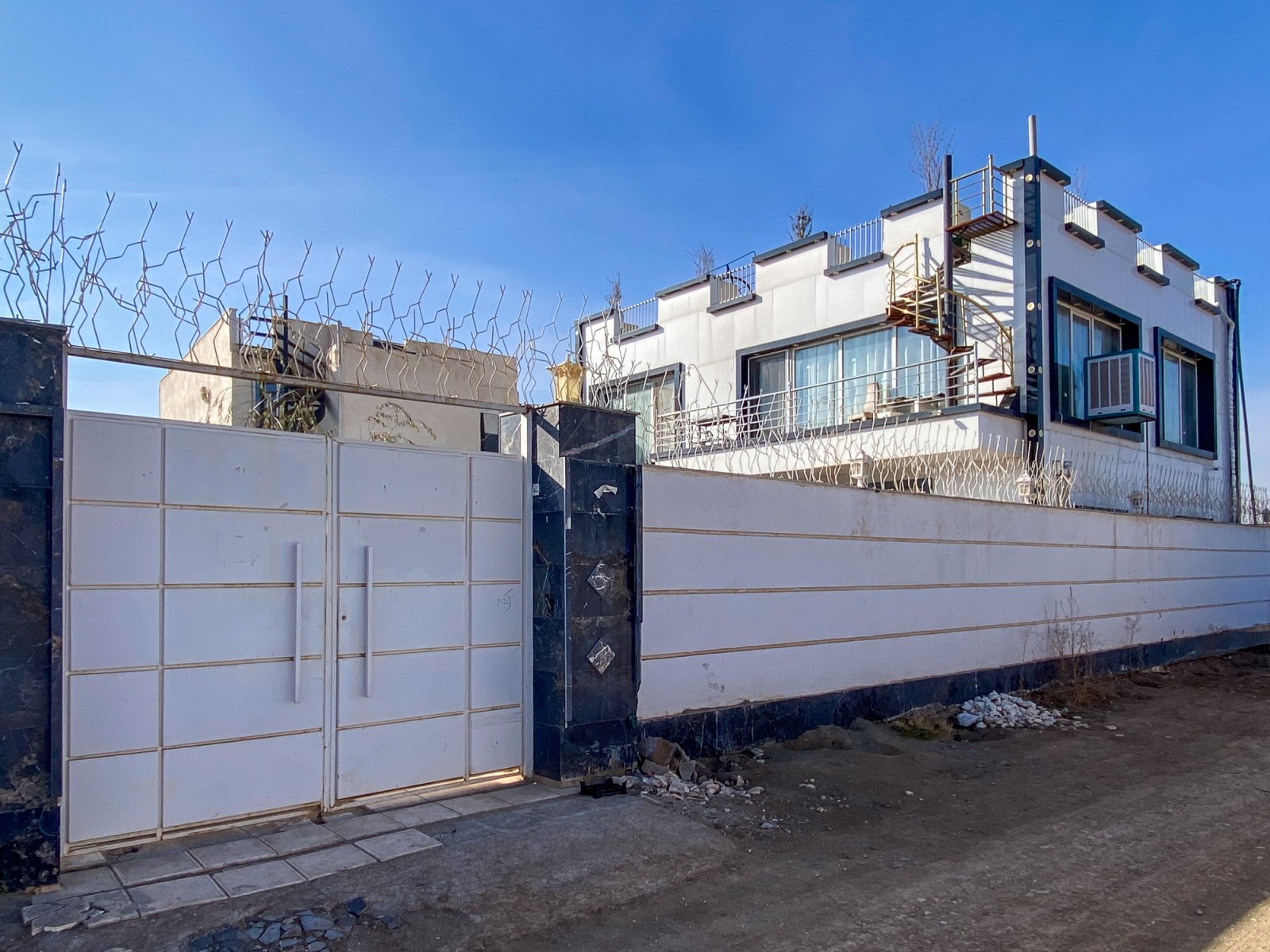 ورودی اقامتگاه