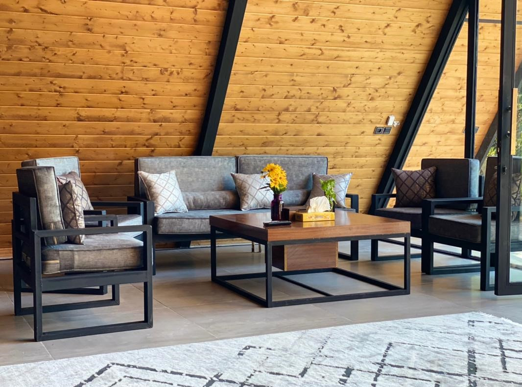 اتاق پذیرایی طبقه همکف