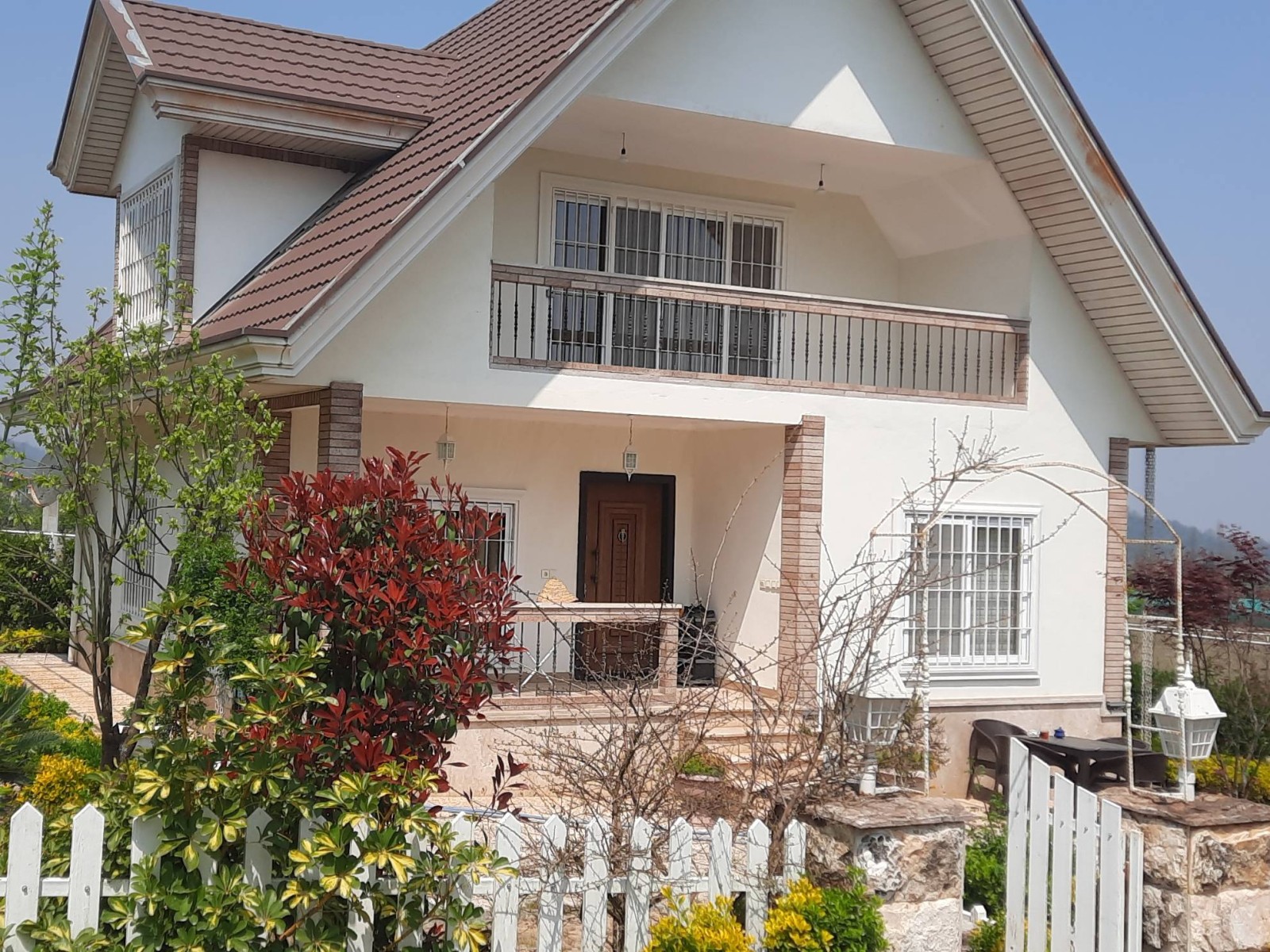 نمای بیرونی ساختمان