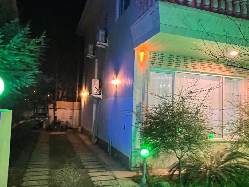 نمای بیرونی ساختمان