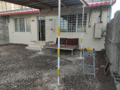 واحد تک خواب با حیاطی دربست