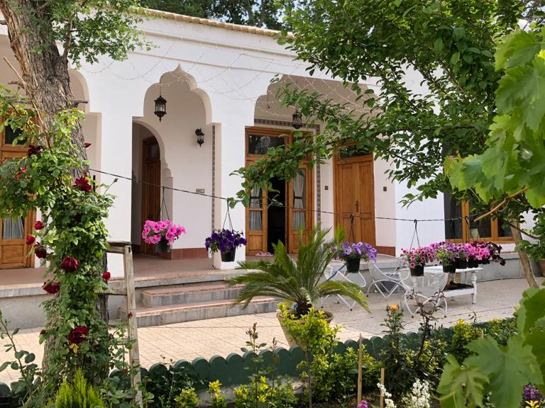نمای بیرونی ساختمان