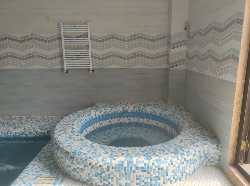 جکوزی طبقه همکف