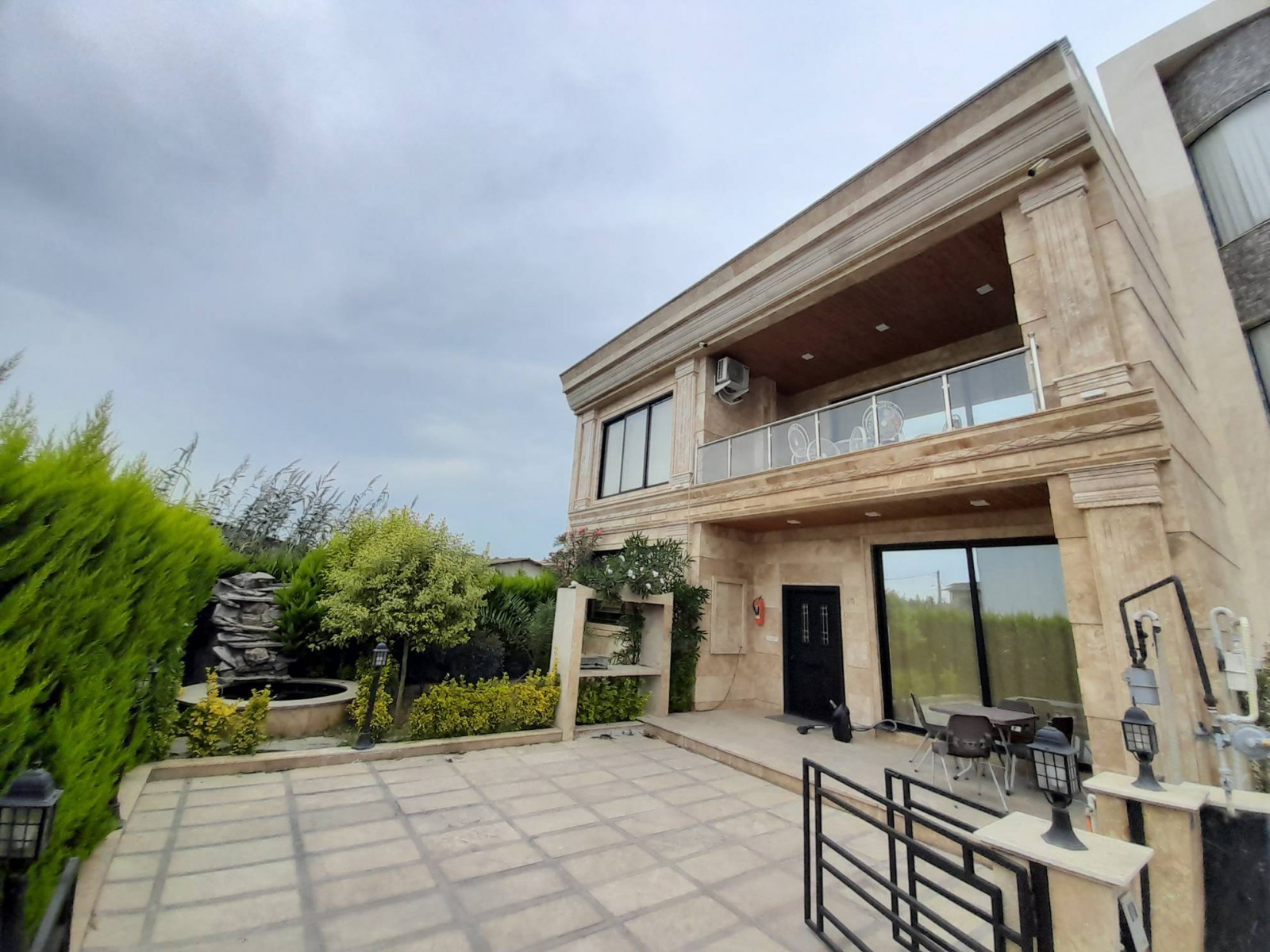 نمای بیرونی ساختمان نمای بیرونی ساختمان