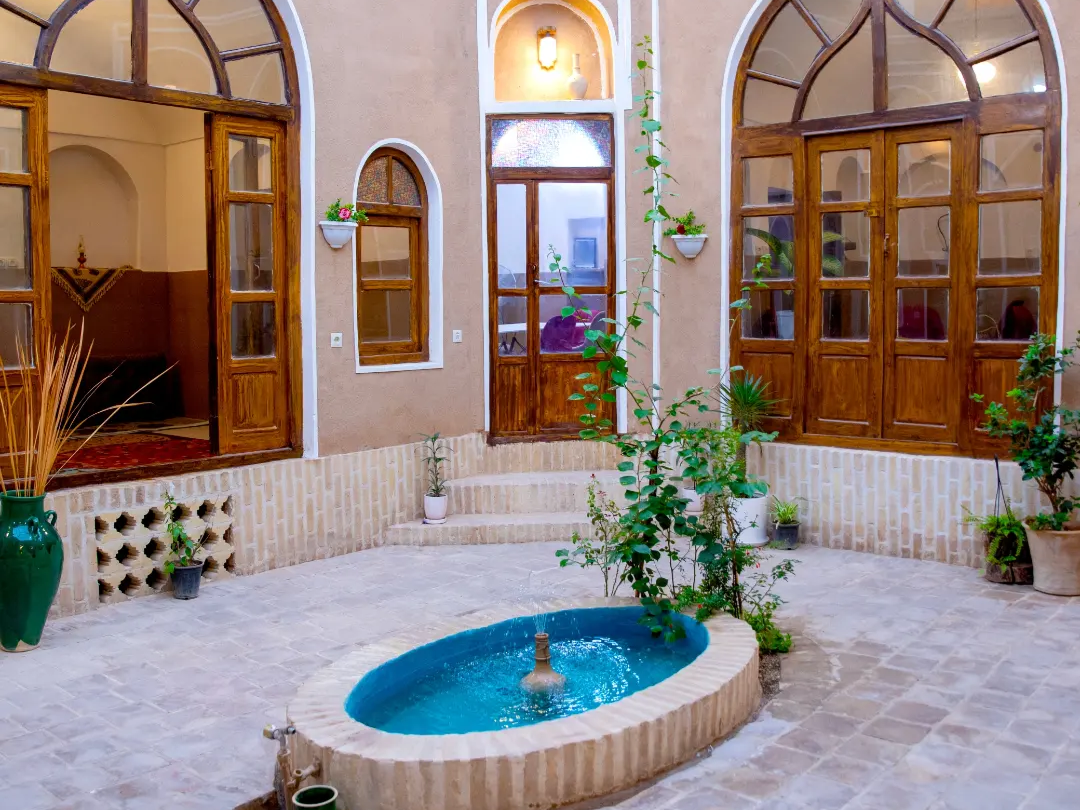 نمای بیرونی ساختمان