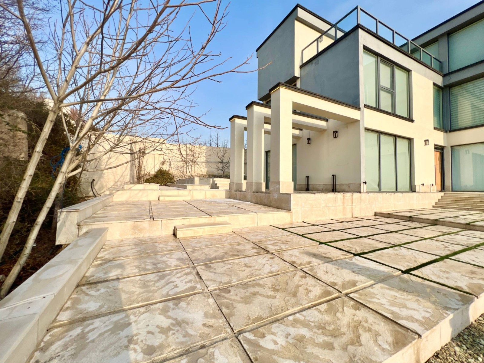 نمای بیرونی ساختمان