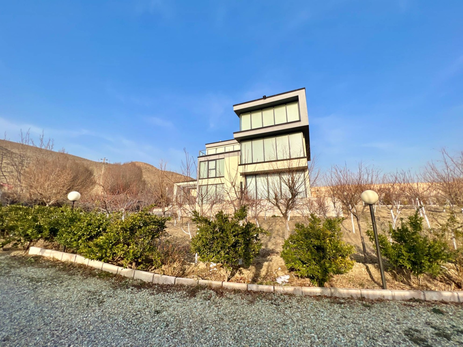 نمای بیرونی ساختمان