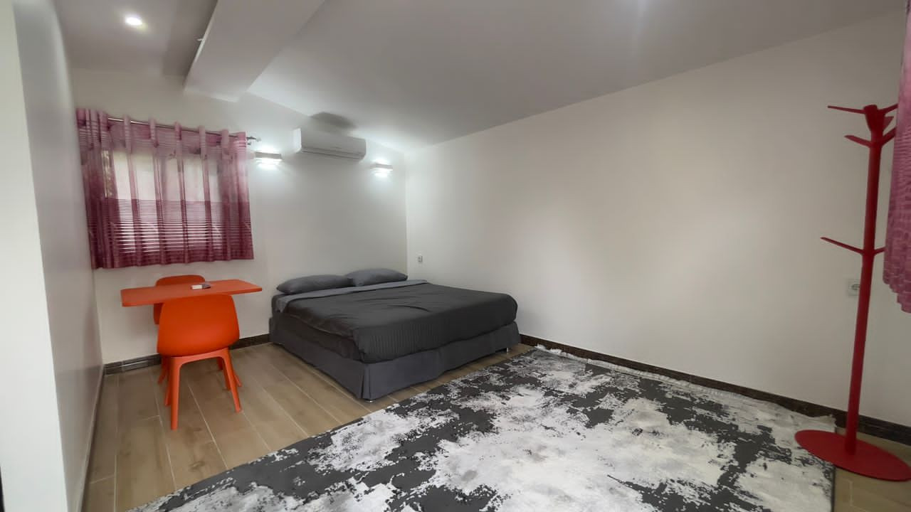 داخل "کلبه نارنجی"