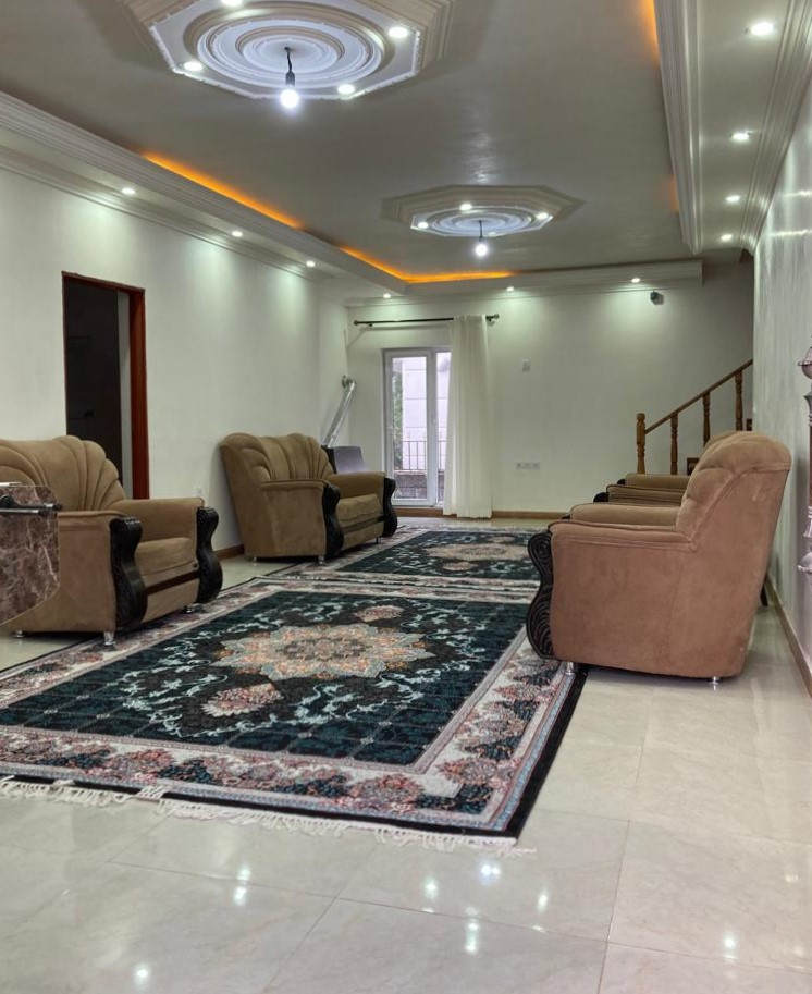 اتاق پذیرایی طبقه همکف