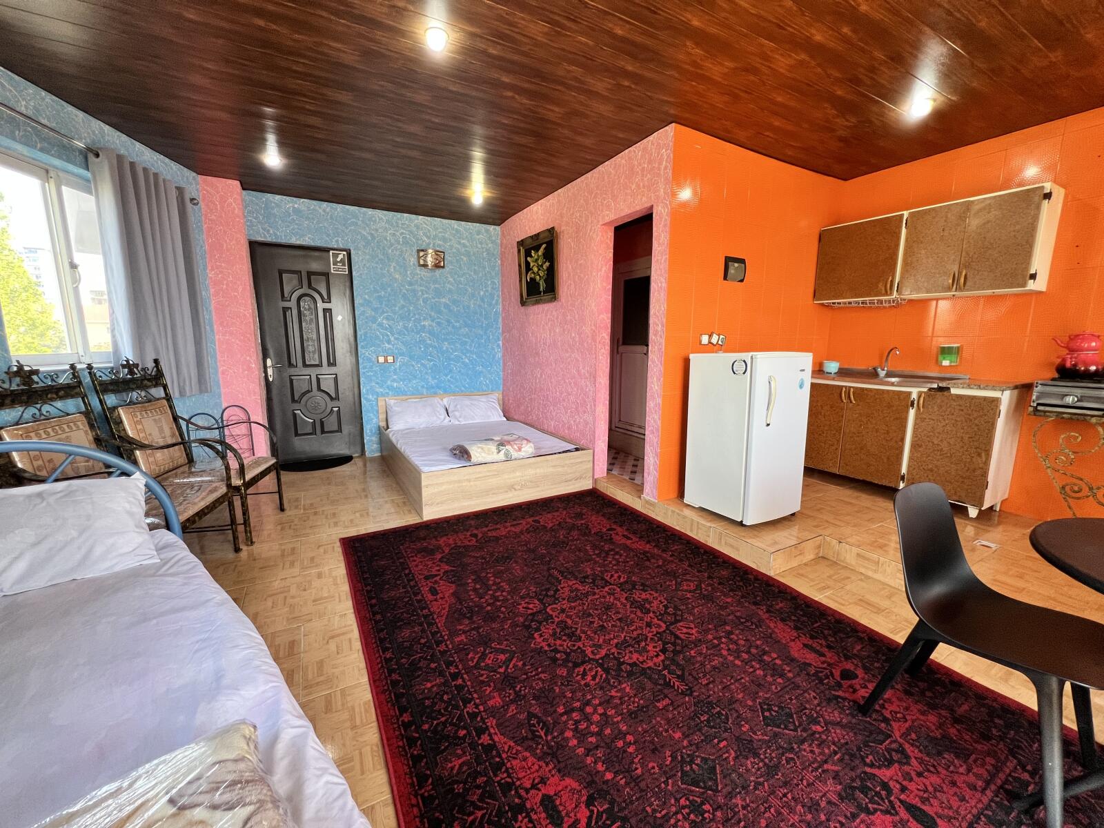 اتاق پذیرایی و آشپزخانه اتاق پذیرایی و آشپزخانه