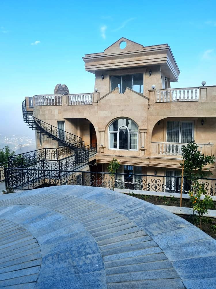 نمای بیرونی اقامتگاه