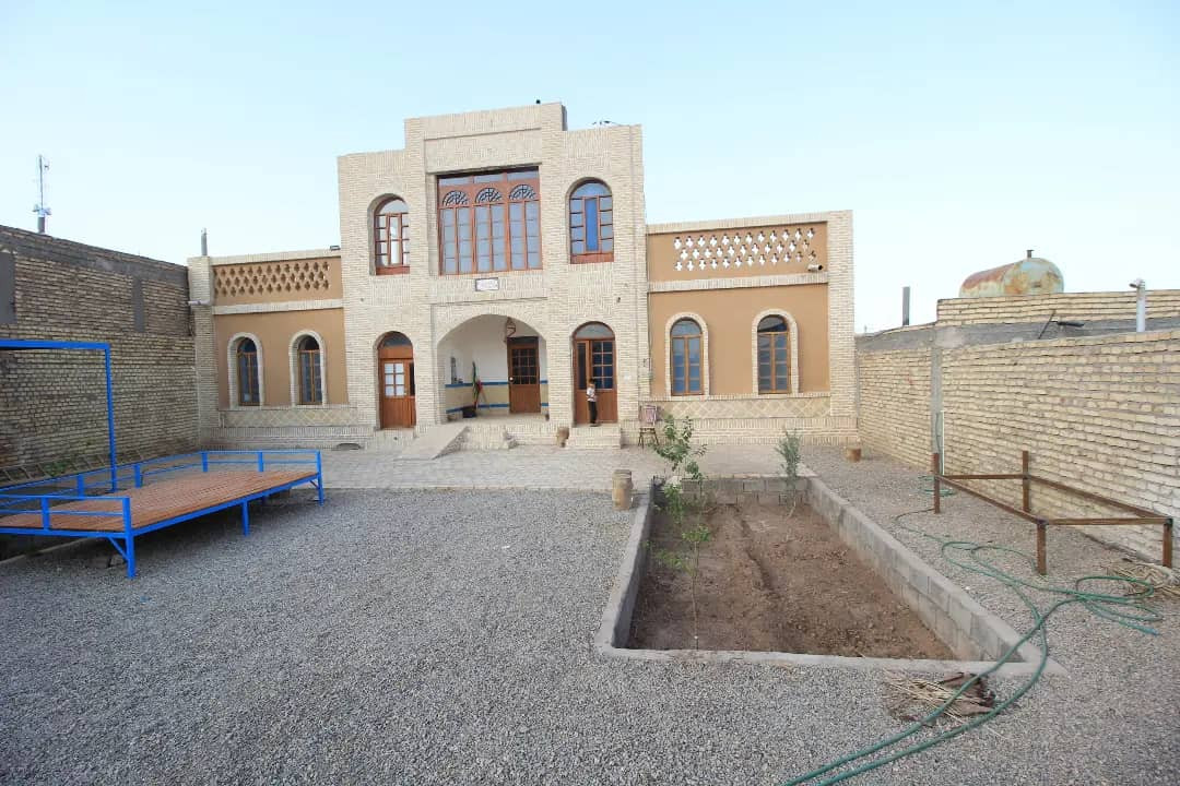 نمای بیرونی اقامتگاه