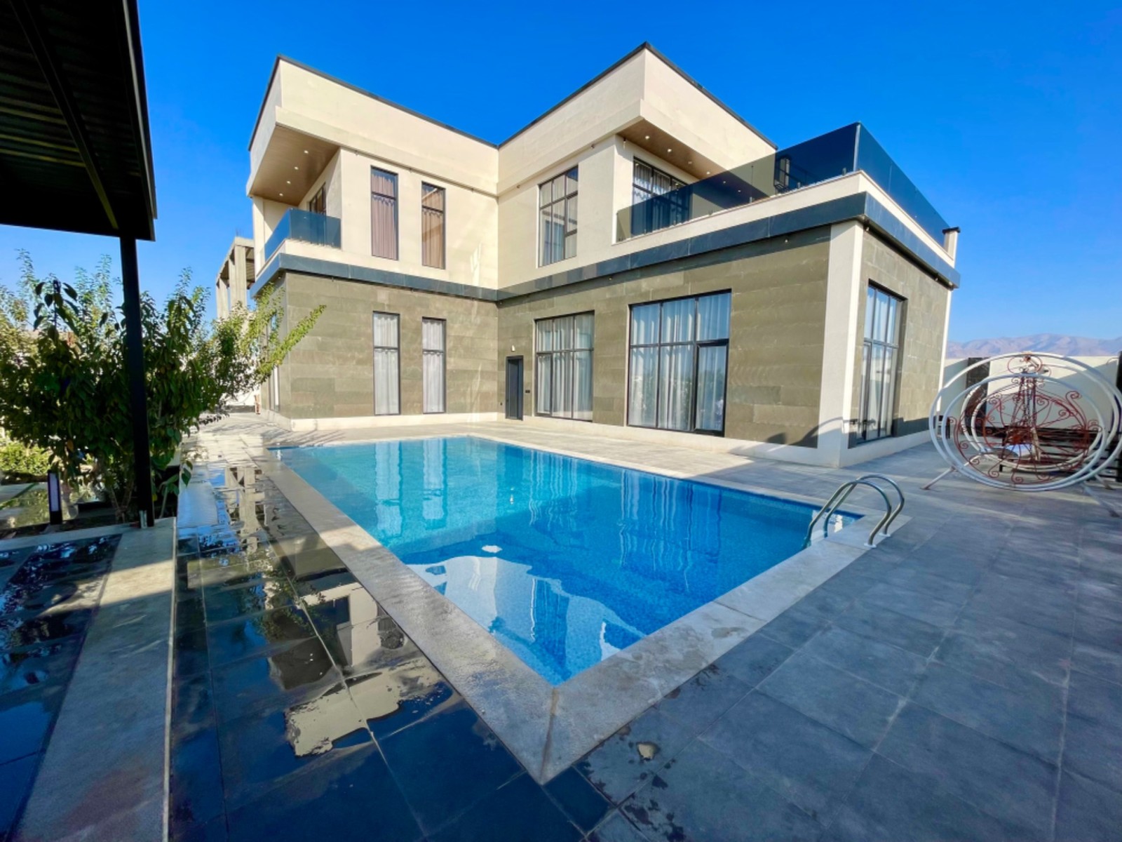 نمای اقامتگاه