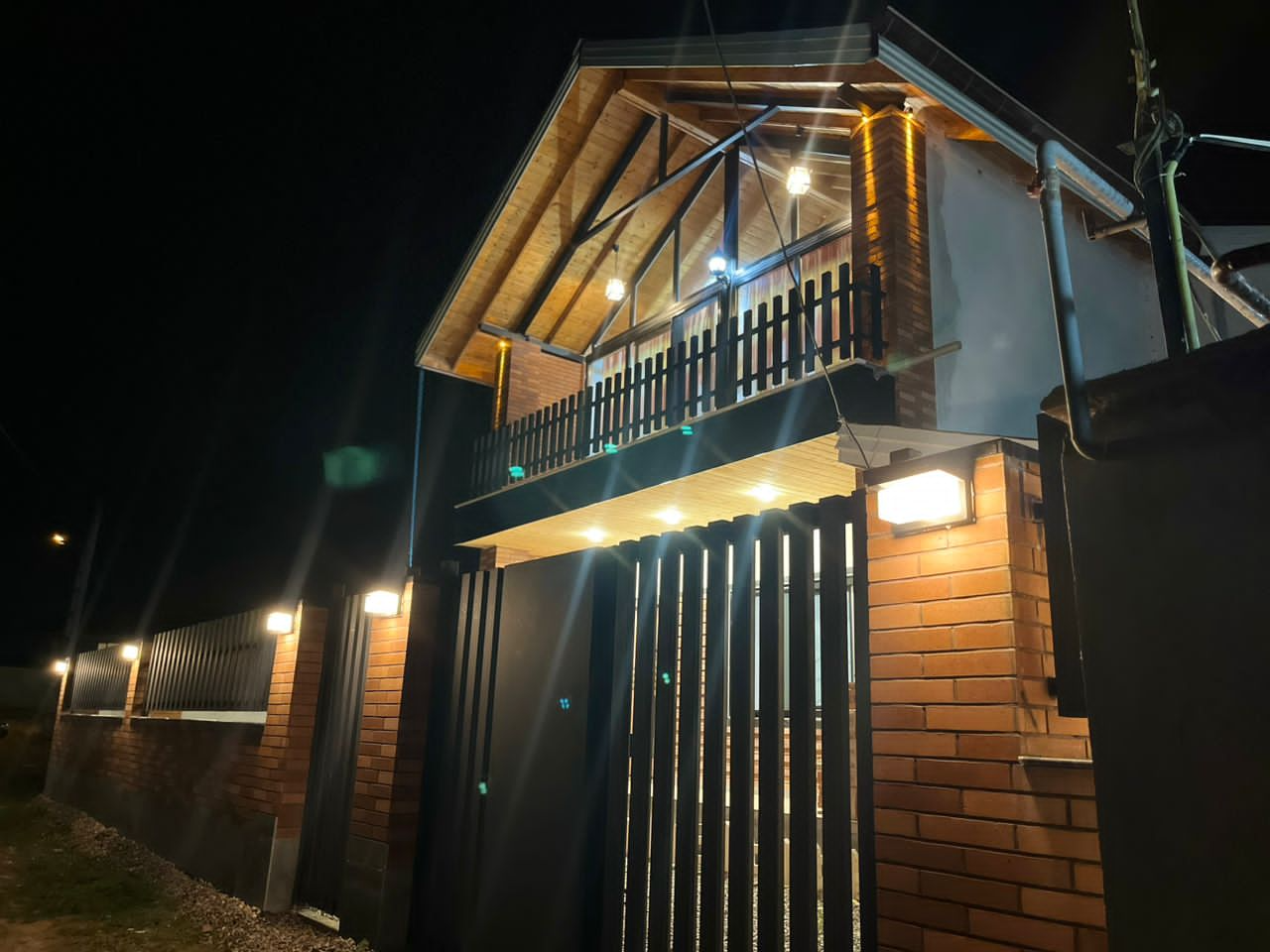 نمای ویلا در شب