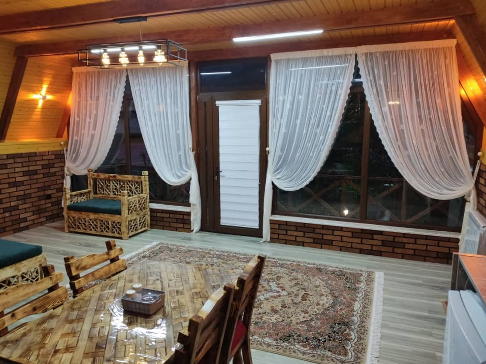 اتاق پذیرایی طبقه همکف