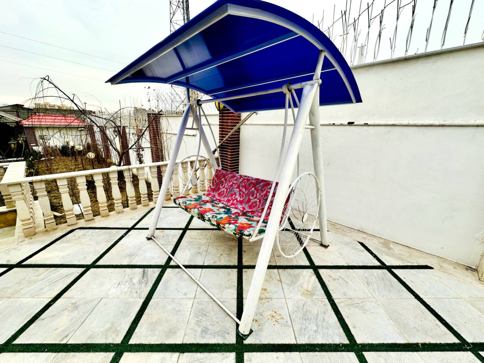 حیاط و تاب حیاط و تاب