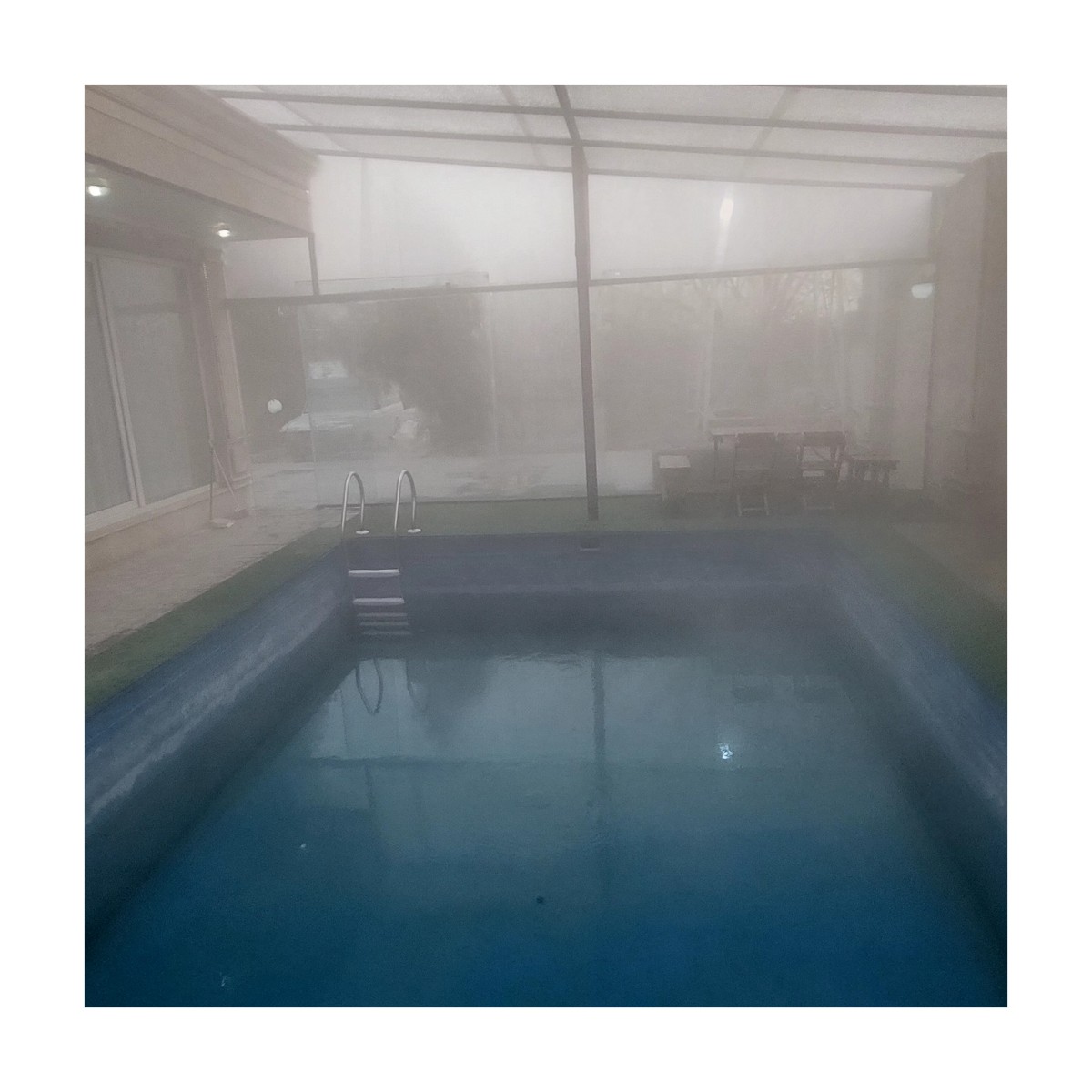 استخر سرپوشیده استخر سرپوشیده